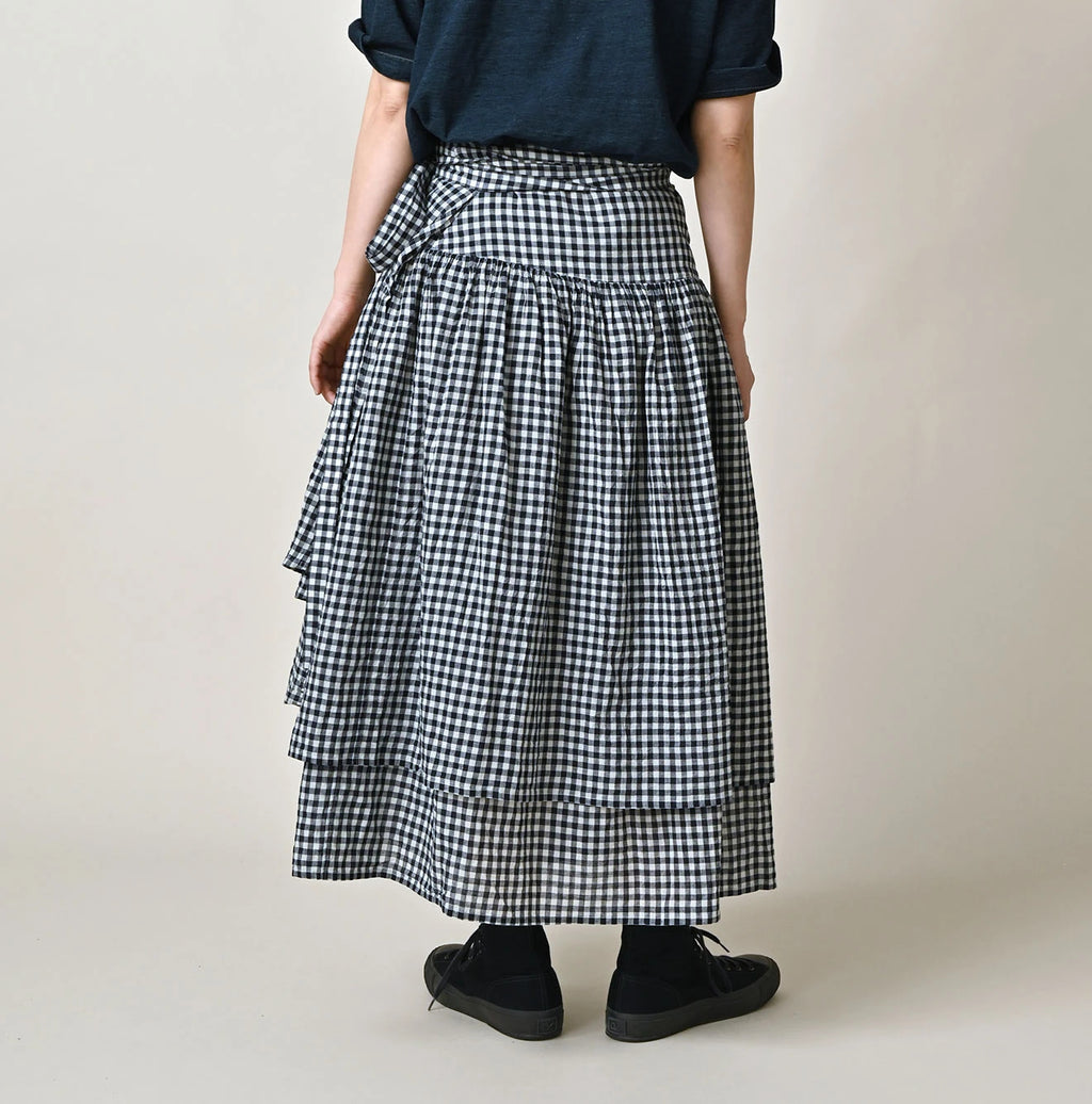 Indigo Gauze Gingham Guruguru Skirt Female Model