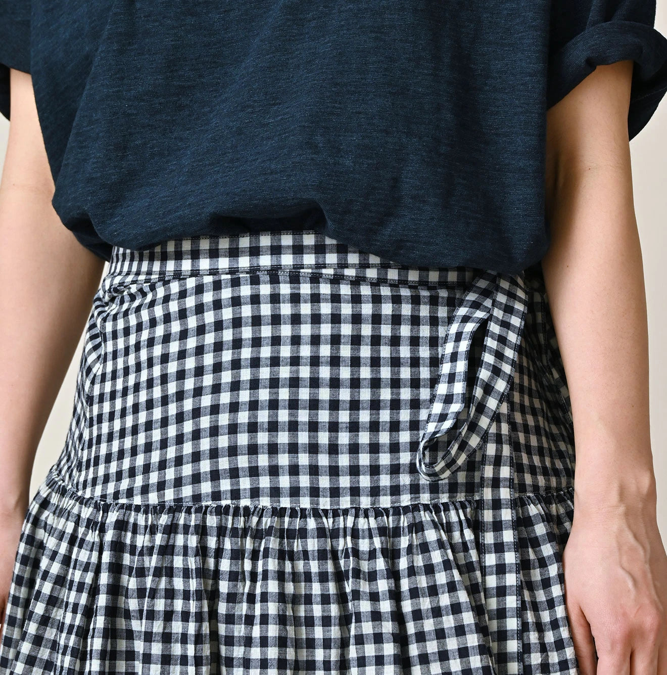 Indigo Gauze Gingham Guruguru Skirt Detail