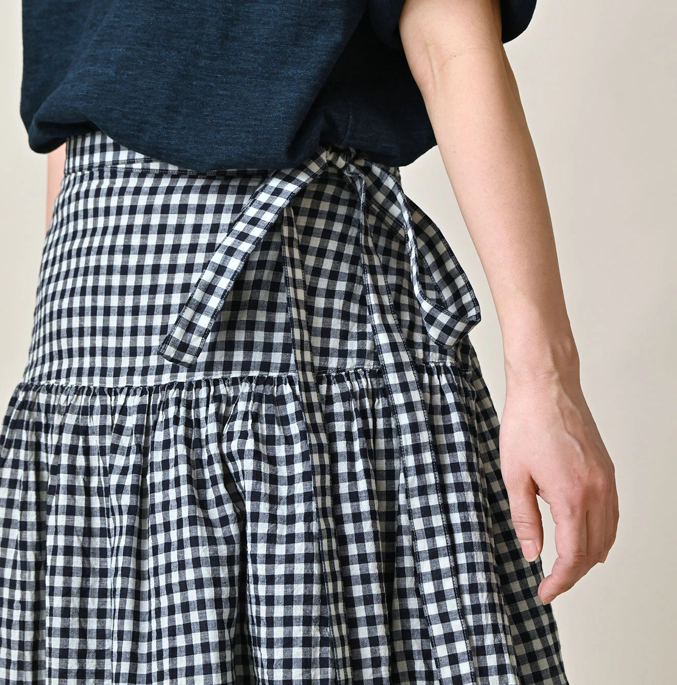 Indigo Gauze Gingham Guruguru Skirt Detail