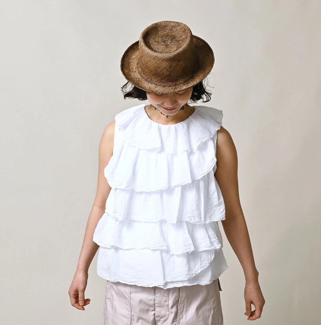 Tenjiku x Gauze Frill Camisole Female Model