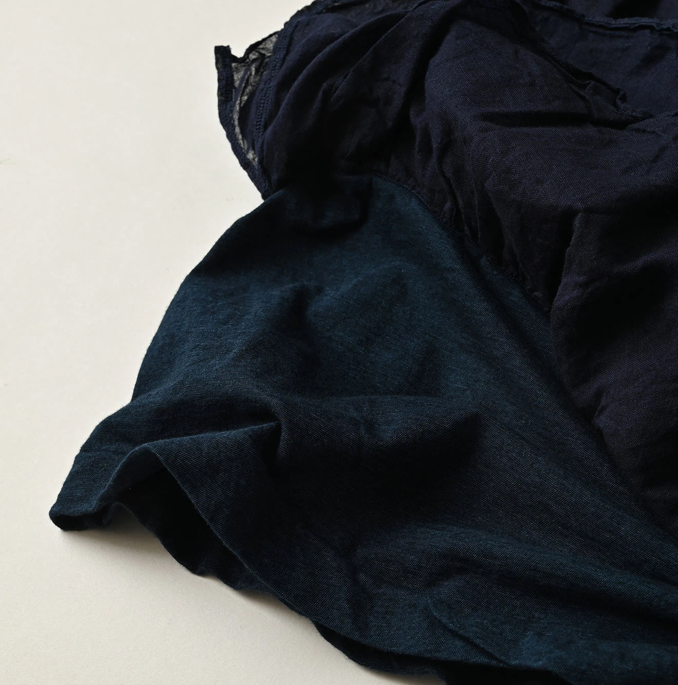 Indigo Tenjiku x Gauze Frill Camisole Detail