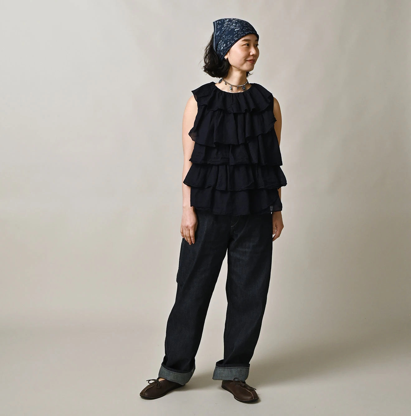 Indigo Tenjiku x Gauze Frill Camisole Female Model