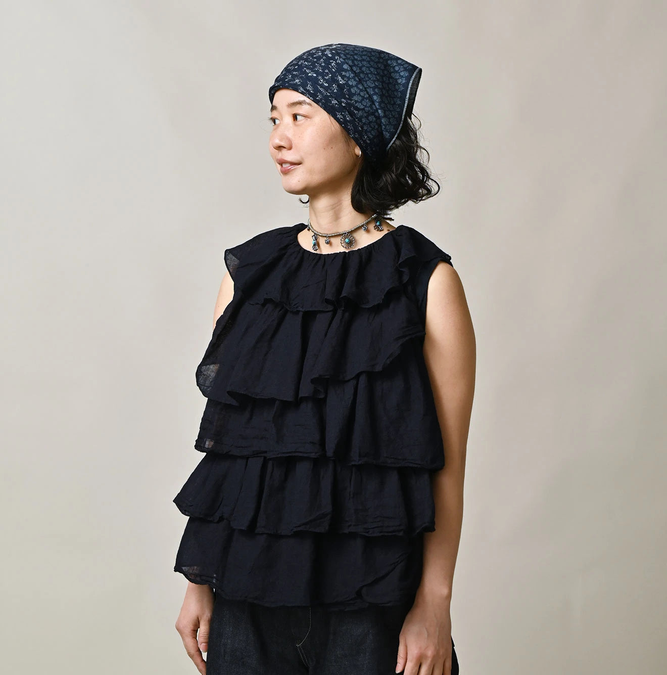 Indigo Tenjiku x Gauze Frill Camisole Female Model