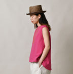 Gauze Urake No Sleeve Top Female Model