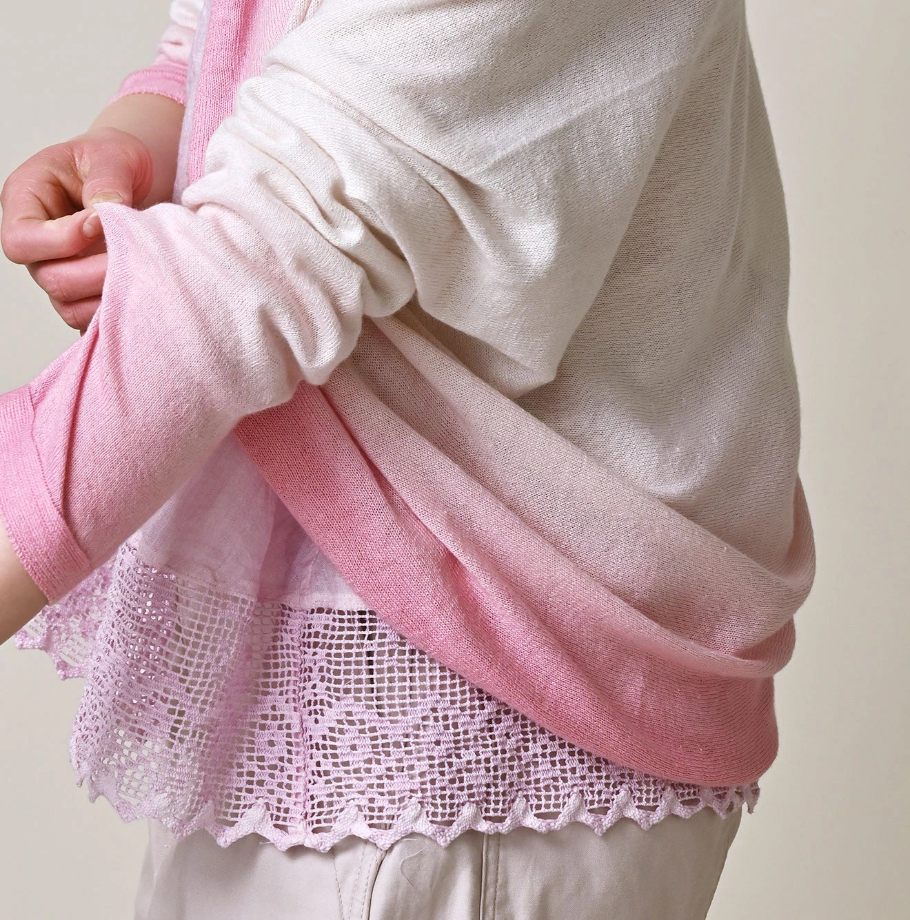 Sakura Gradation Dyed Super Gauze Bolero Detail