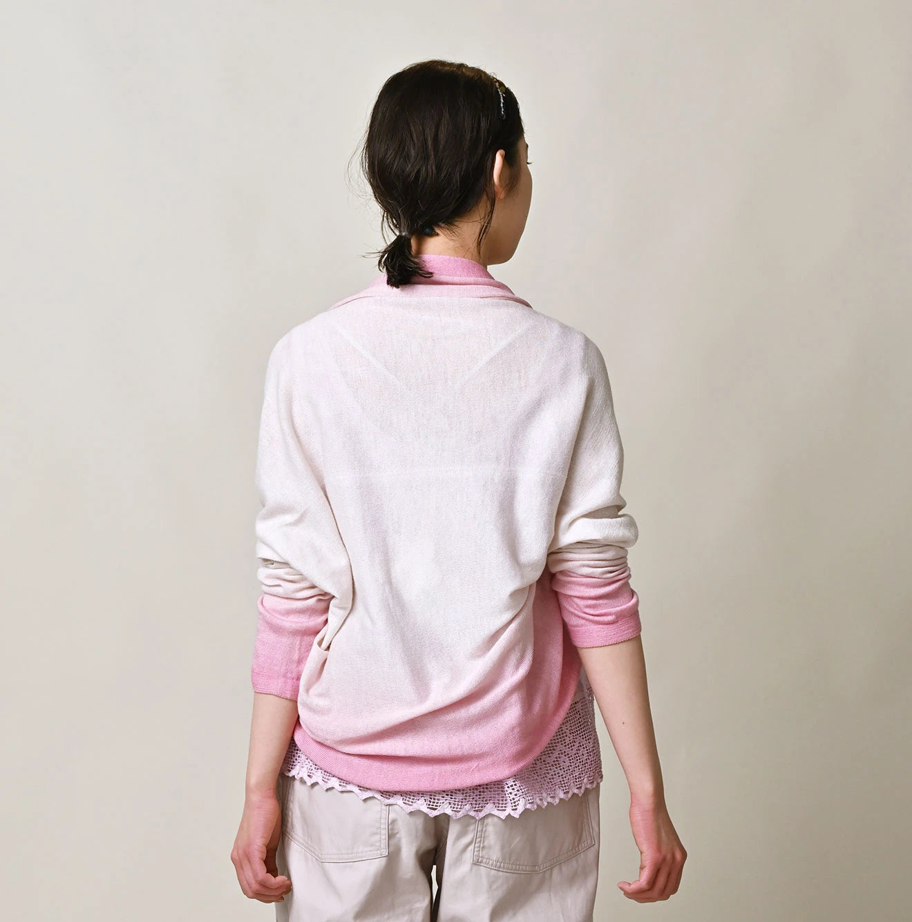 Sakura Gradation Dyed Super Gauze Bolero Femala Model
