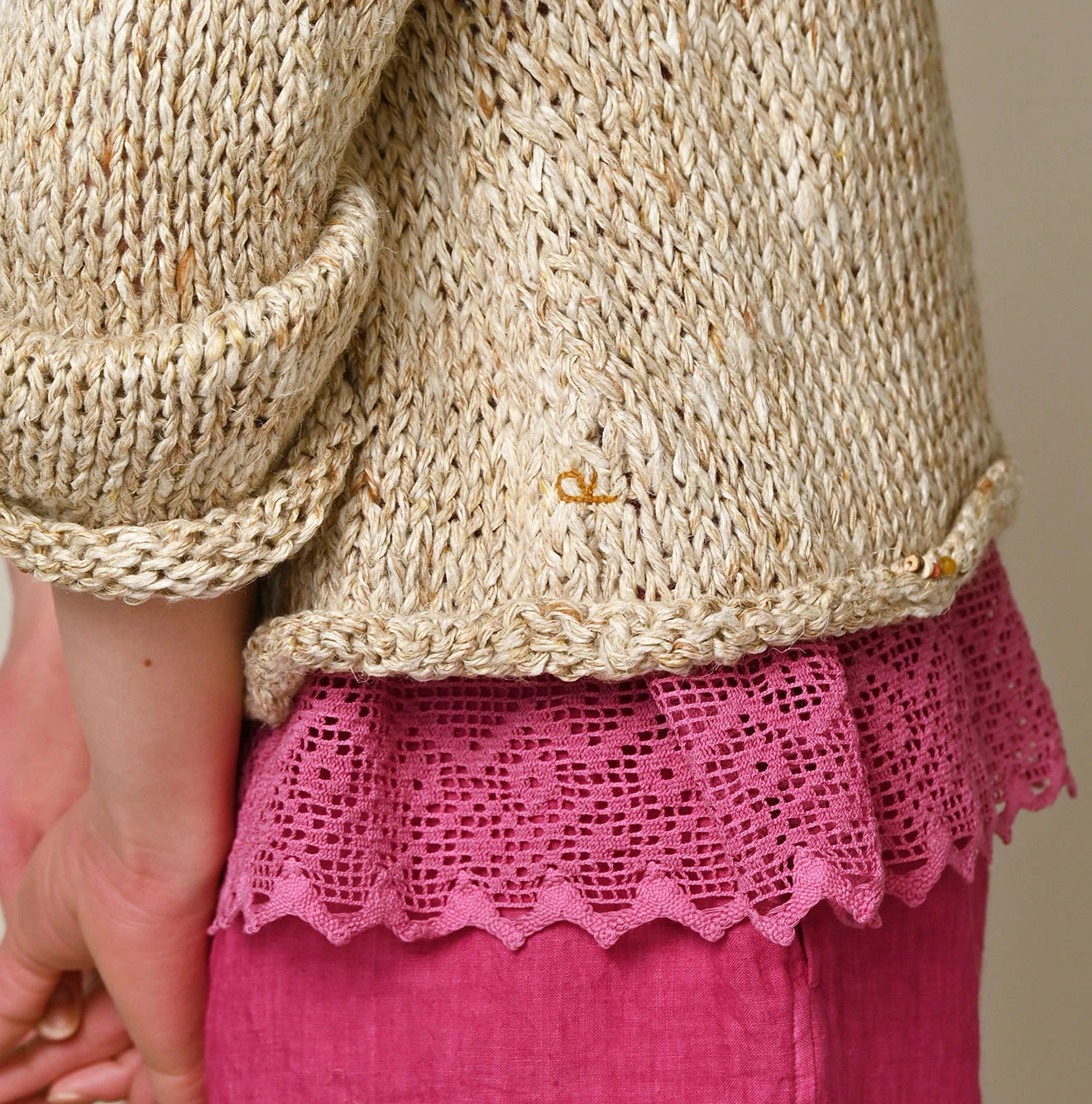 Zakkuri Linen Sweater Detail