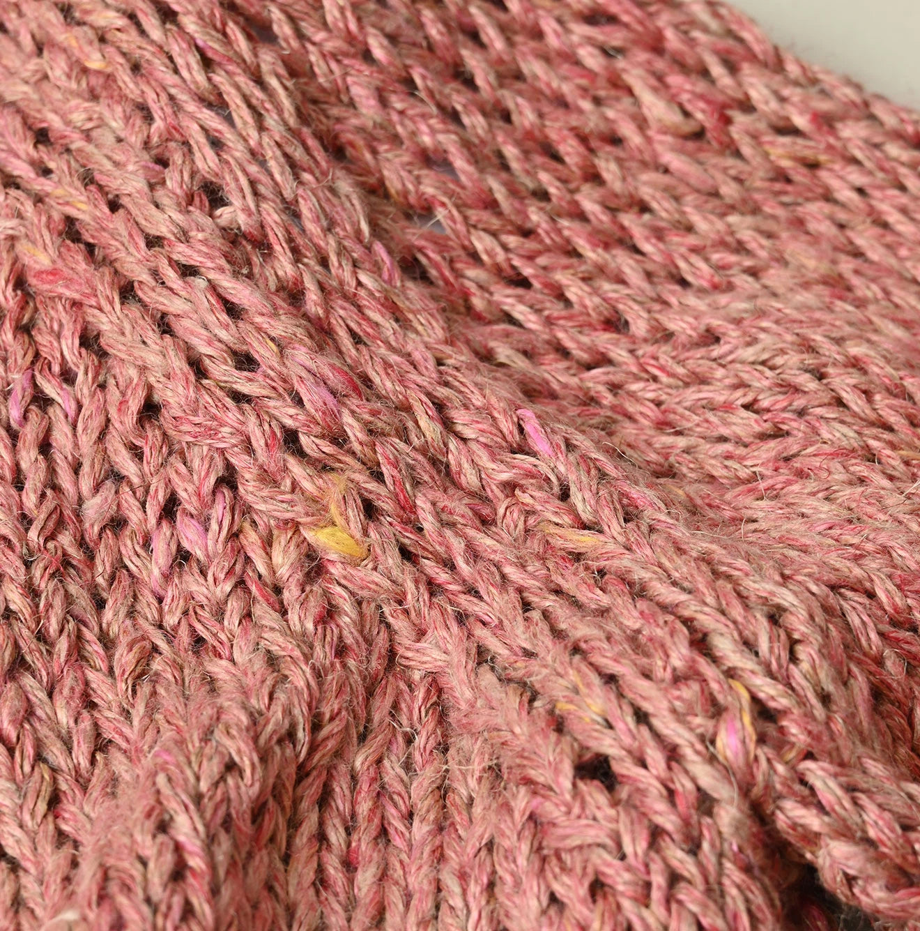 Zakkuri Linen Sweater Detail
