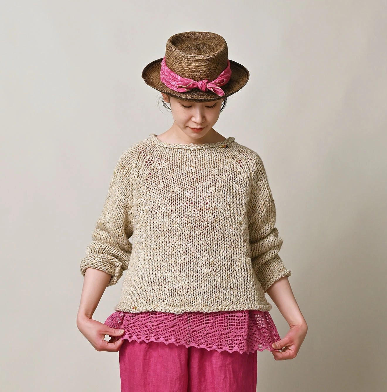 Zakkuri Linen Sweater Female Model