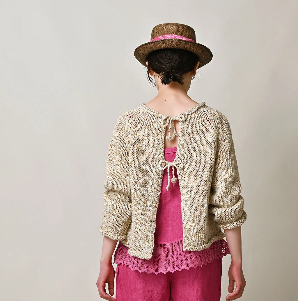 Zakkuri Linen Sweater Female Model