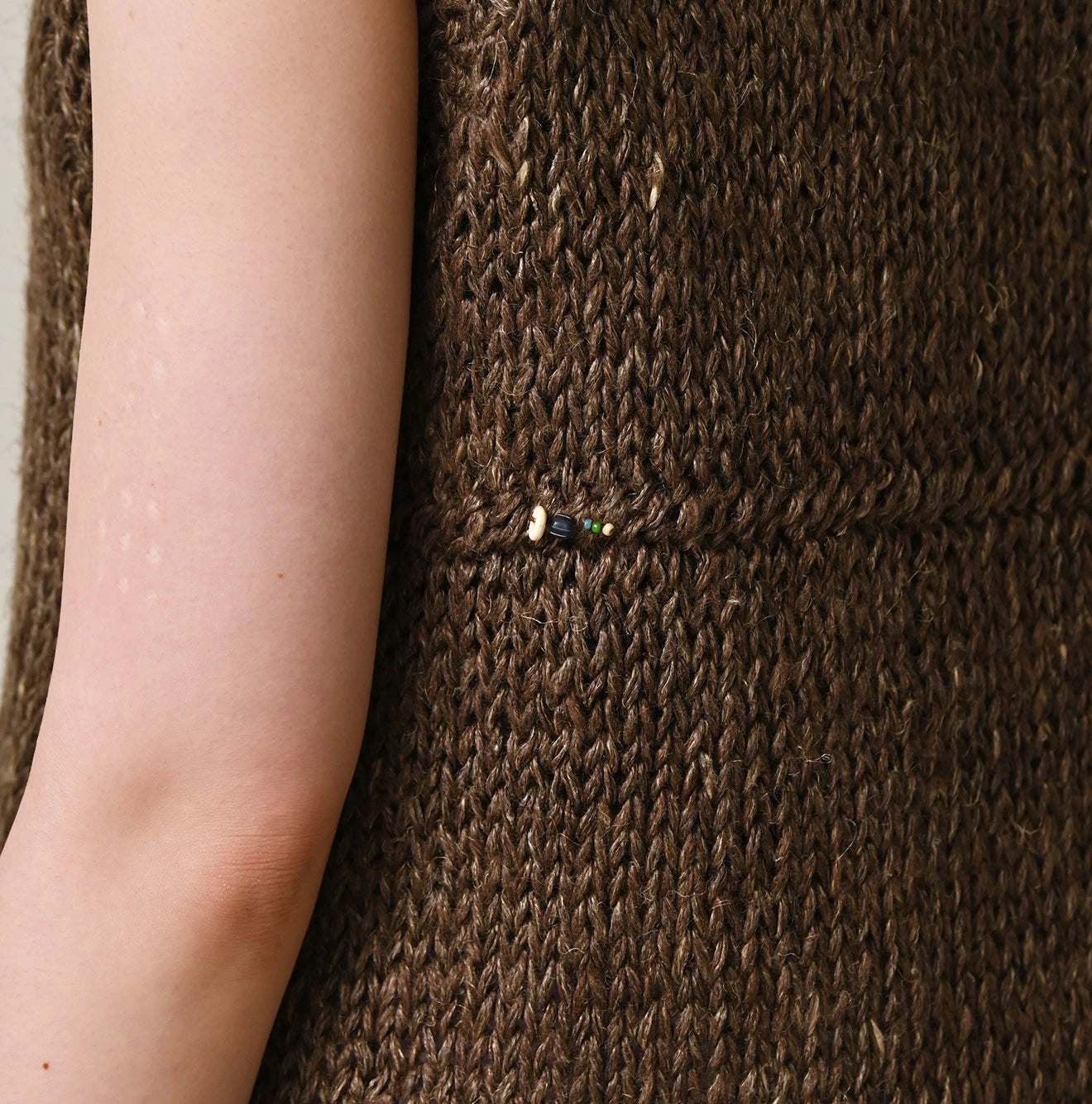 Zakkuri Linen Vest Detail
