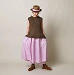 Zakkuri Linen Vest Female Model
