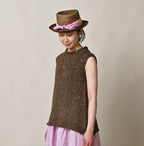 Zakkuri Linen Vest Female Model