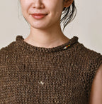 Zakkuri Linen Vest Detail
