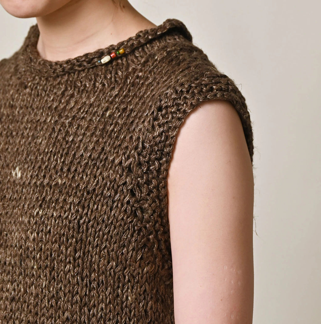 Zakkuri Linen Vest Detail