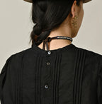 Linen Pintuck Lace Blouse Detail