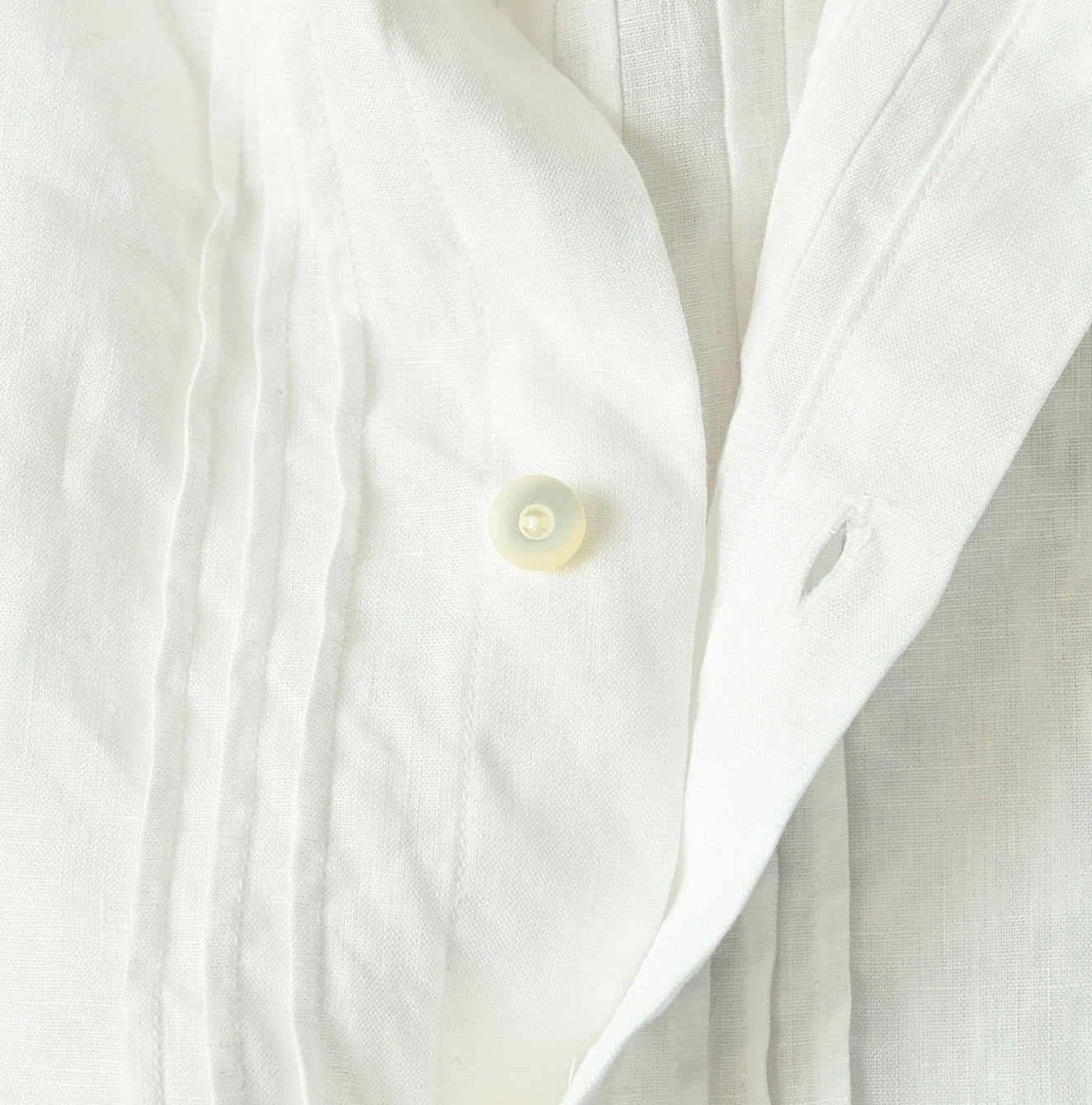 Linen Pintuck Lace Blouse Detail