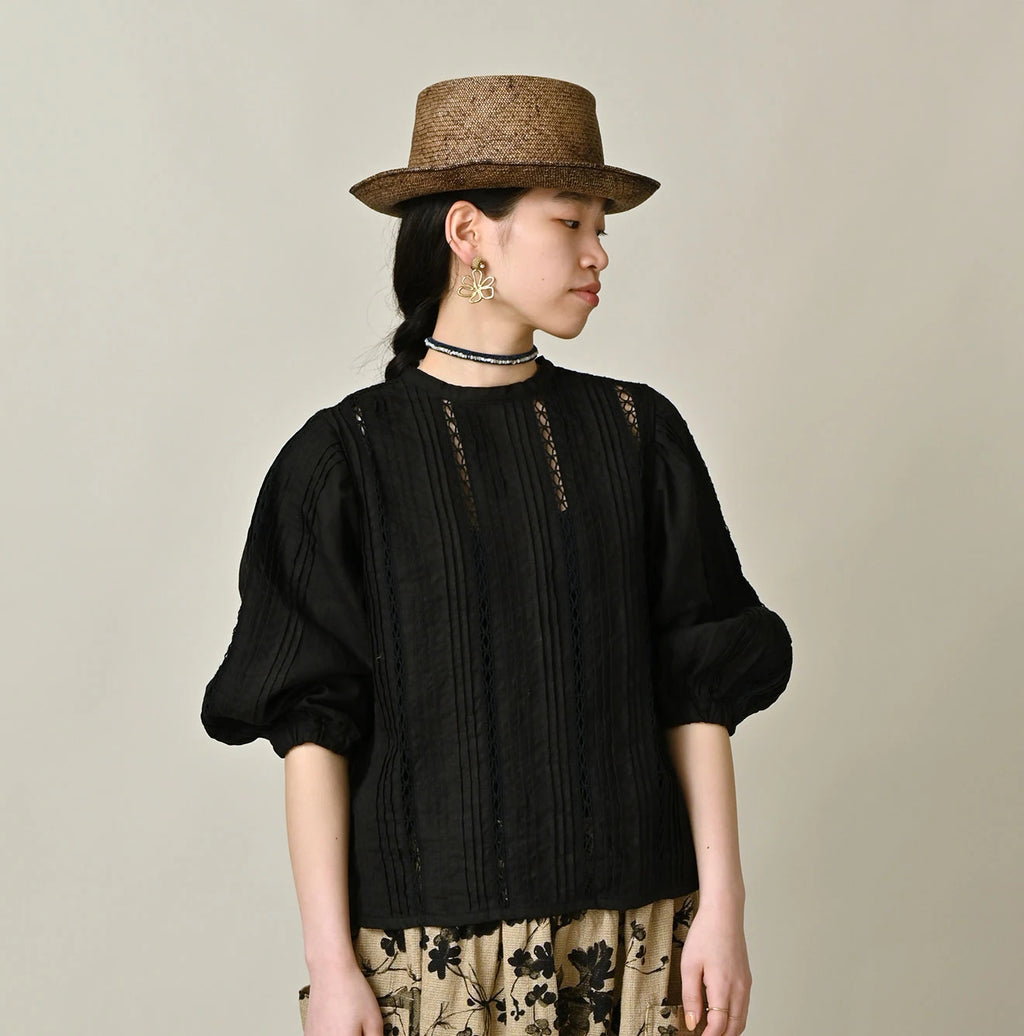 Linen Pintuck Lace Blouse Female Model