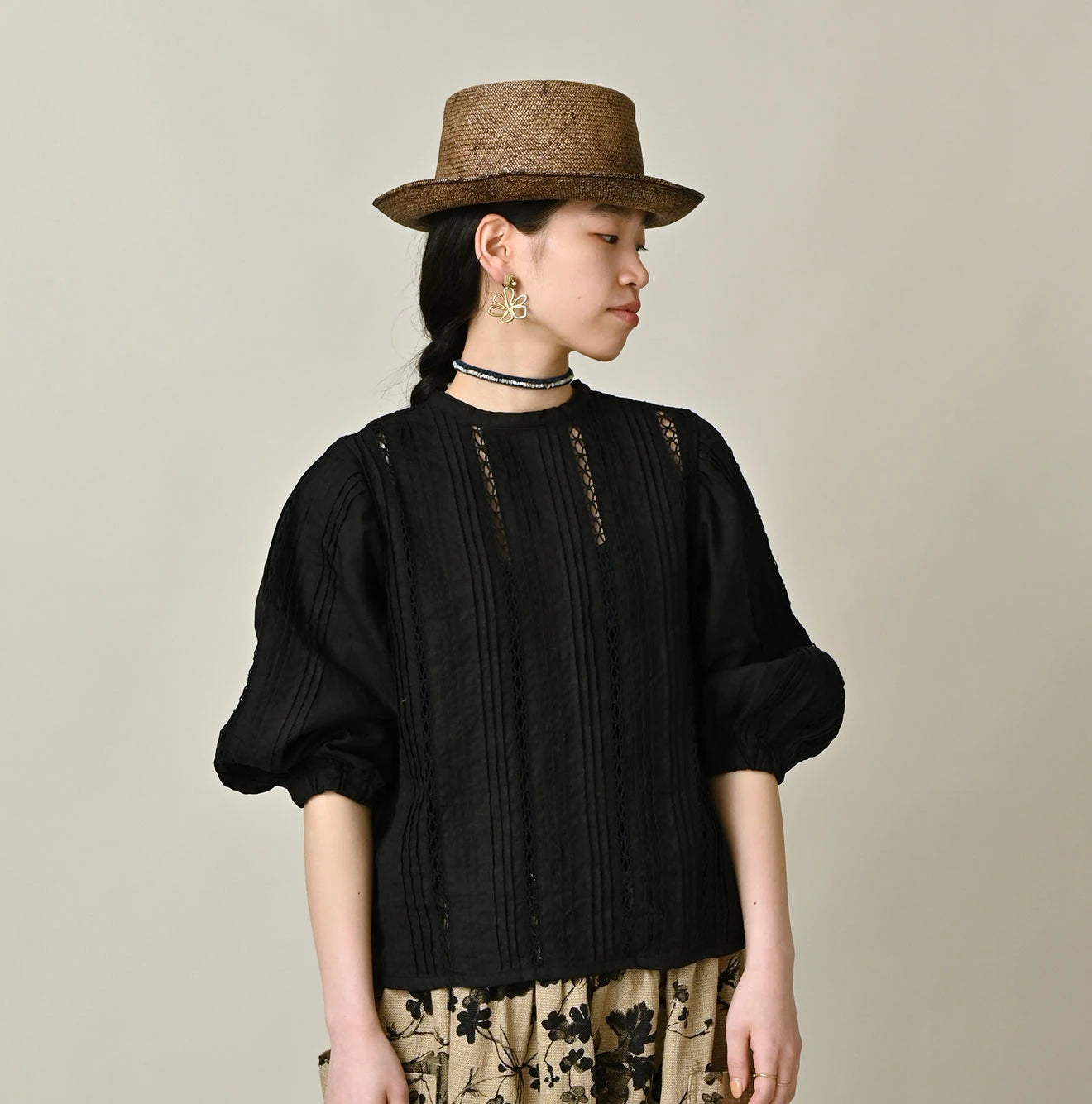 Linen Pintuck Lace Blouse Female Model