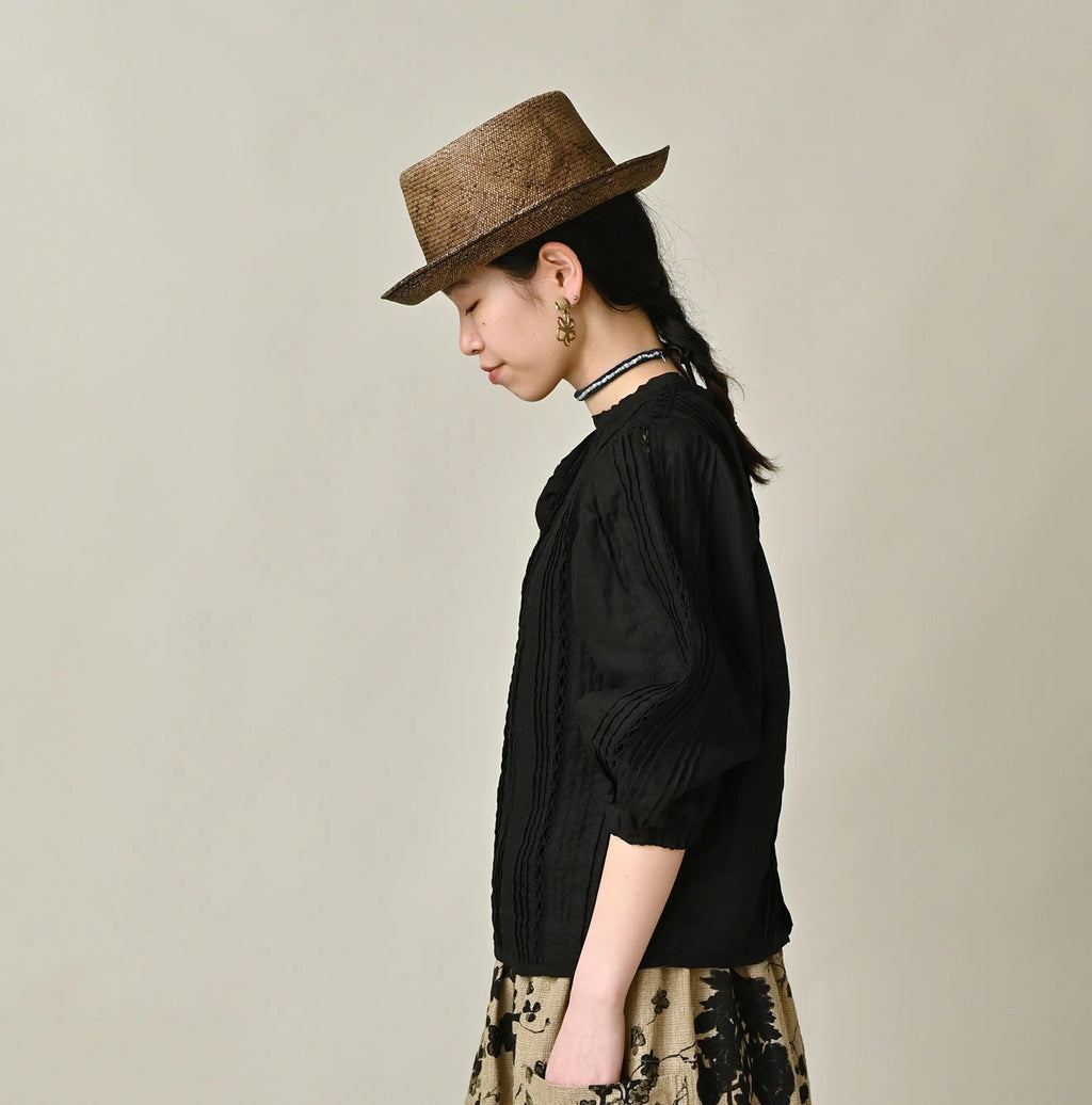 Linen Pintuck Lace Blouse Female Model