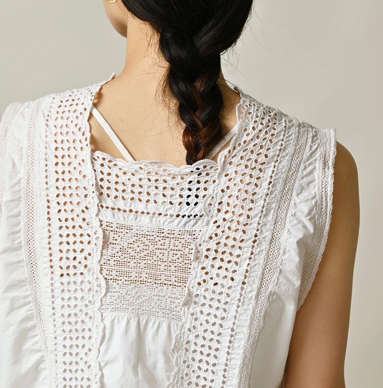 Batiste Cutwork Sleeveless Top Antique Detail