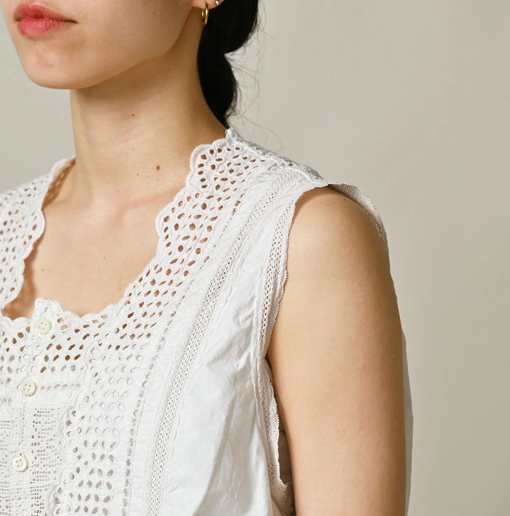 Batiste Cutwork Sleeveless Top Antique Detail