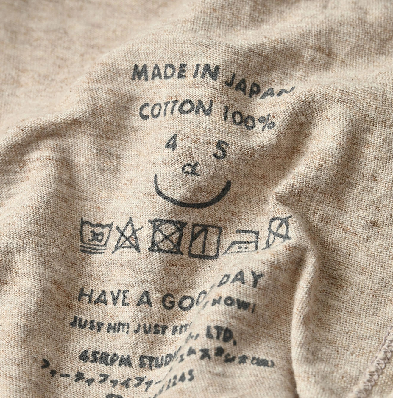 Top Nasuppie Embroidered 908 T-shirt Detail