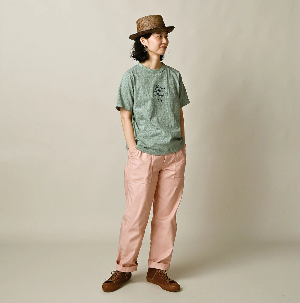 Top Nasuppie Embroidered 908 T-shirt Female Model