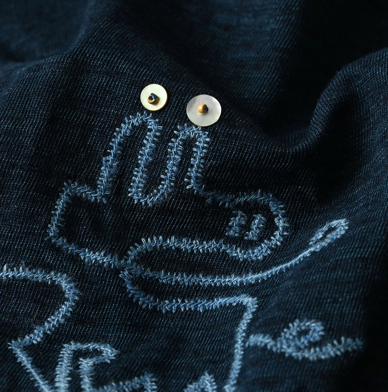 Indigo Nasuppie Embroidered 908 T-shirt Detail