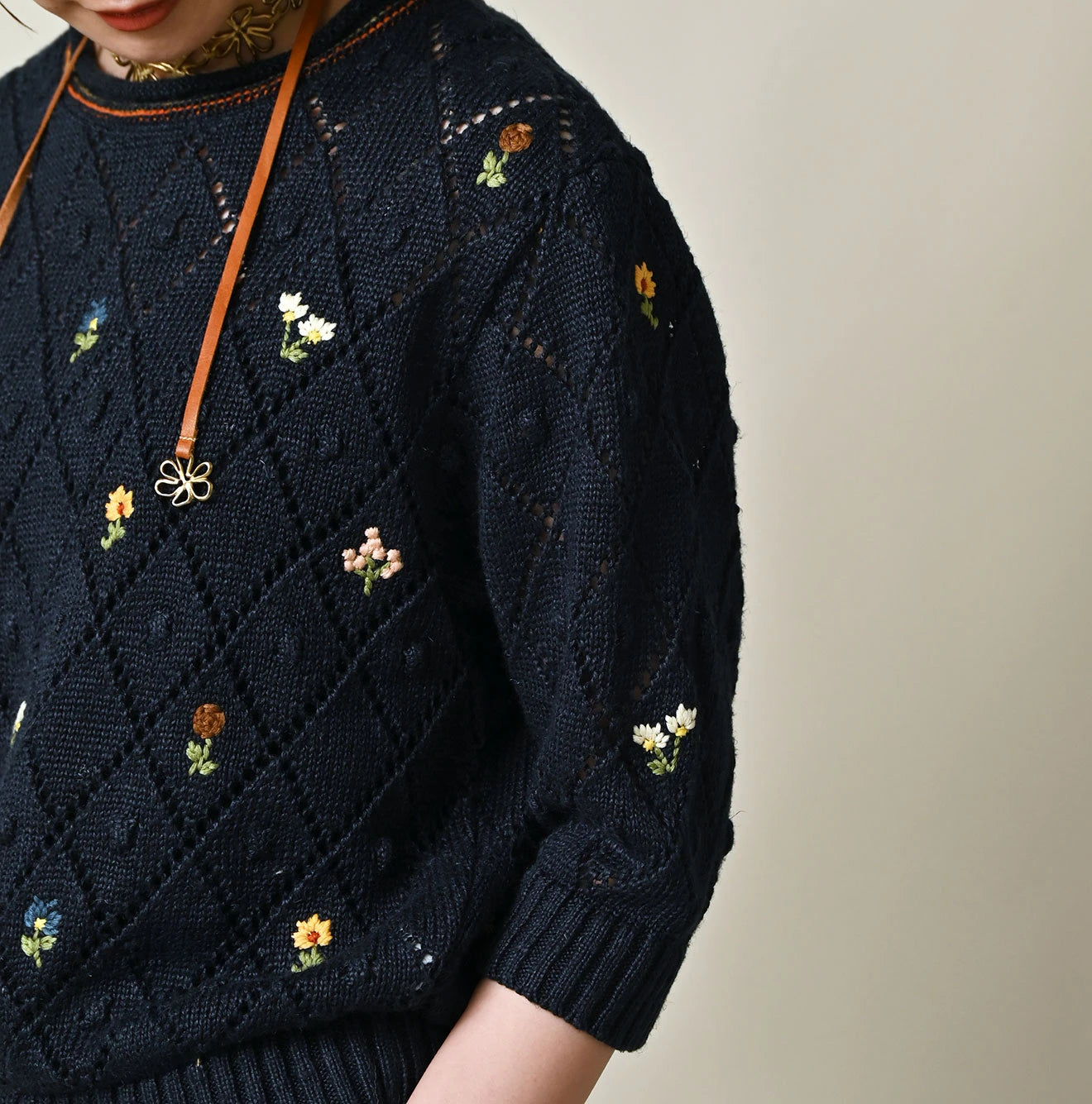 Linen Hippie Flower Puff Sweater Detail