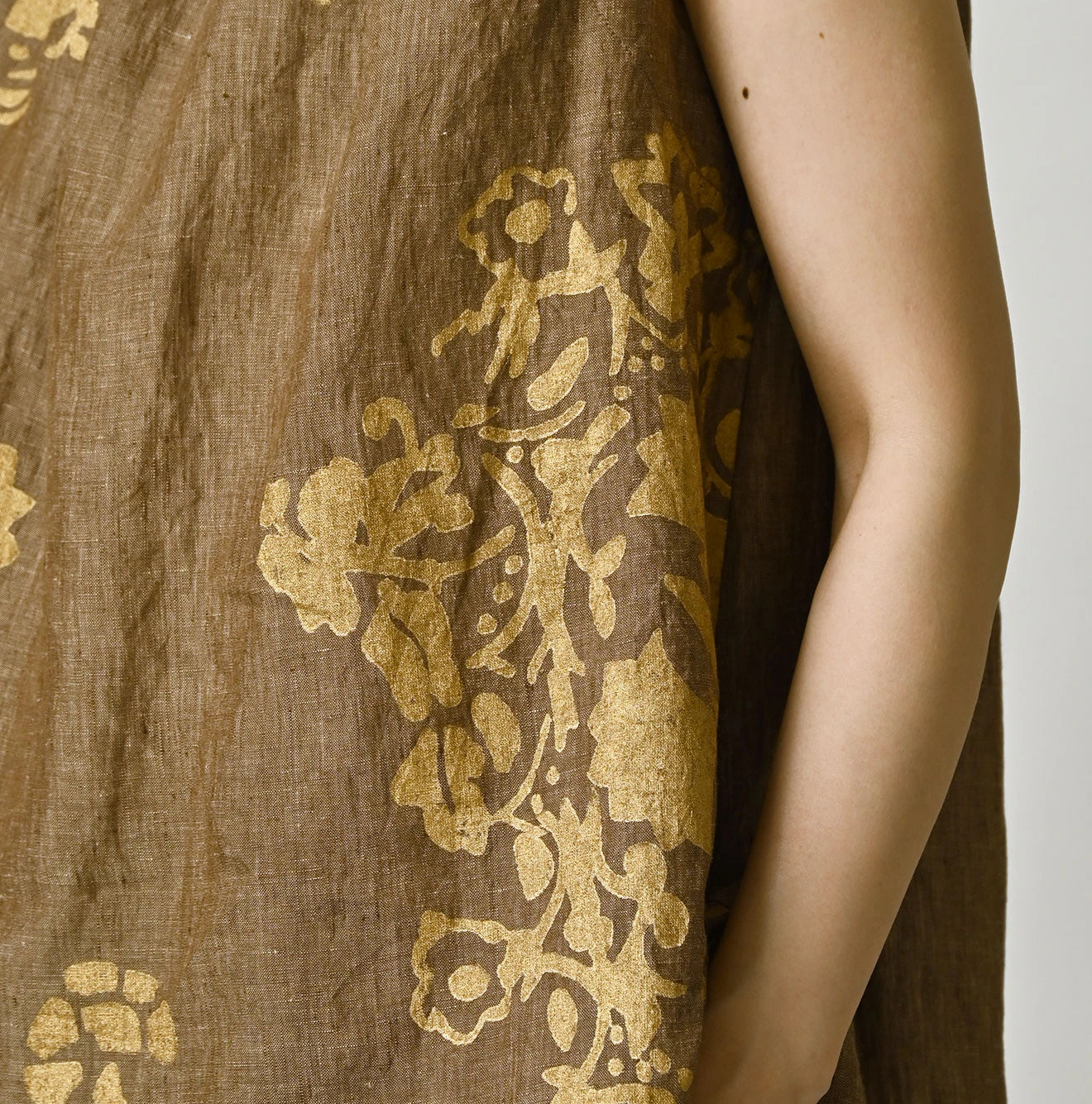 Indian Linen Gold Leaf Print Shirred Sleeveless Shirt