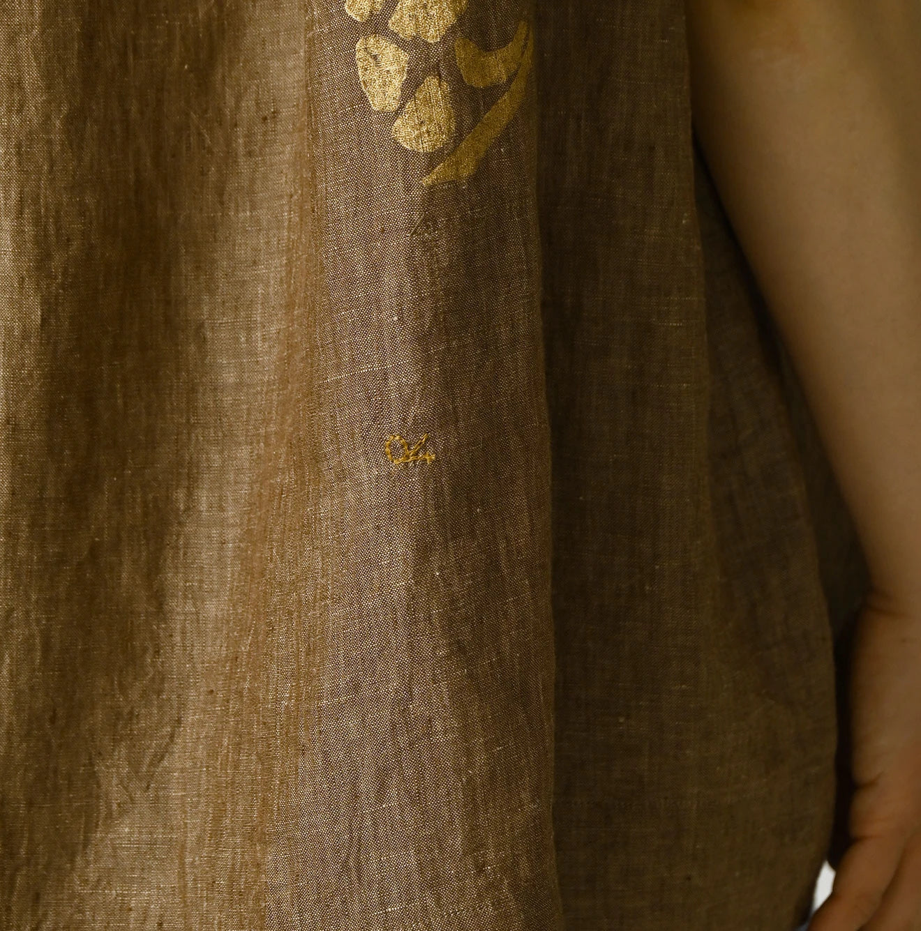 Indian Linen Gold Leaf Print Shirred Sleeveless Shirt