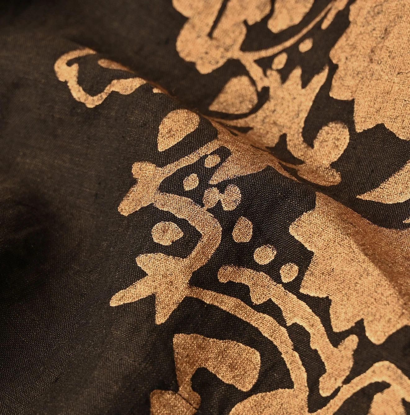 Indian Linen Gold Leaf Print Shirred Sleeveless Shirt