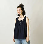 Weft Satin de Sleeveless Top
