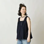 Weft Satin de Sleeveless Top