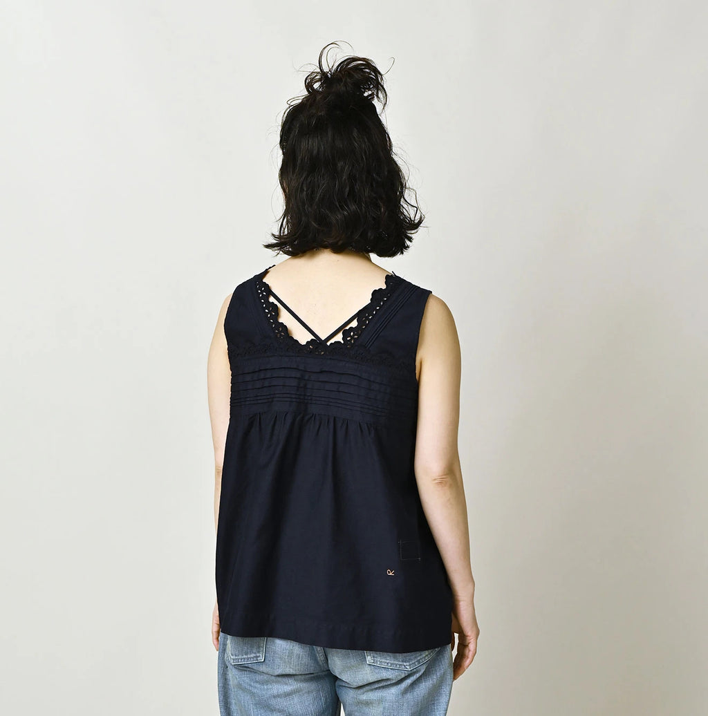 Weft Satin de Sleeveless Top