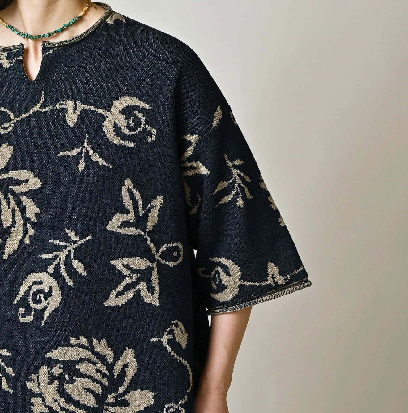 Indigo Base LeiLei Aloha Jacquard T-shirt