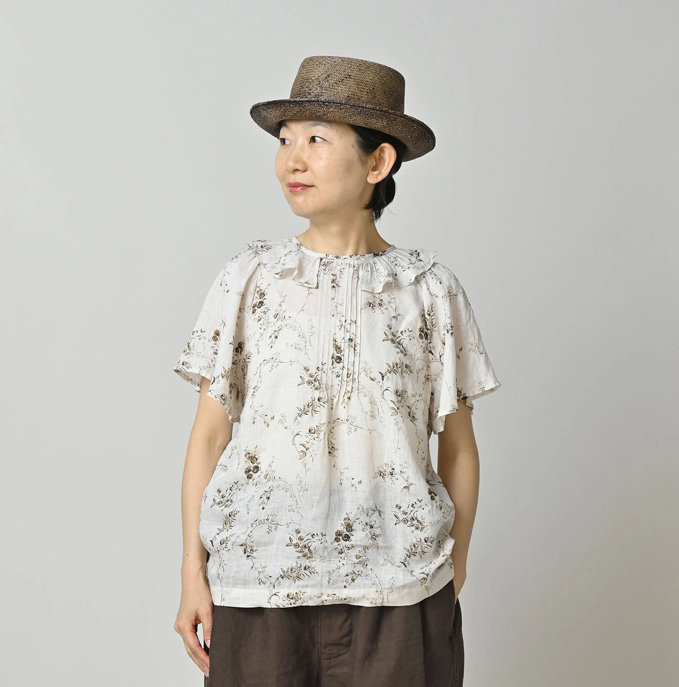 Linen Breezy Campanula Print Tuck Collar Blouse