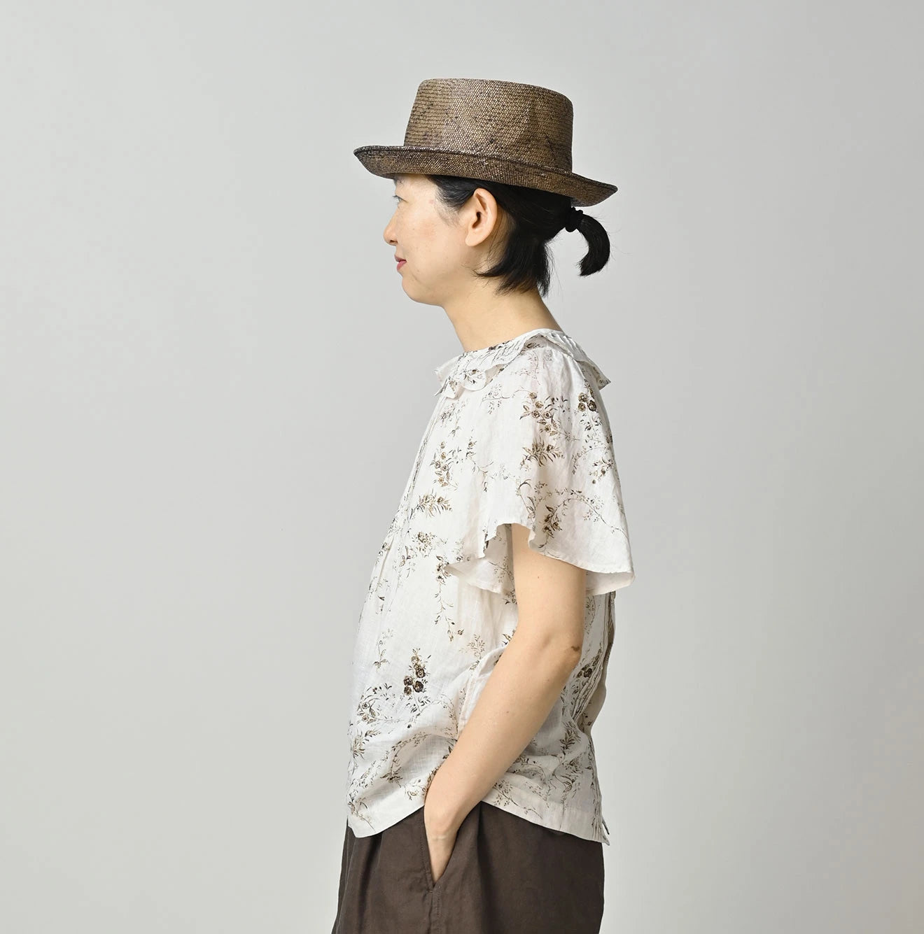 Linen Breezy Campanula Print Tuck Collar Blouse