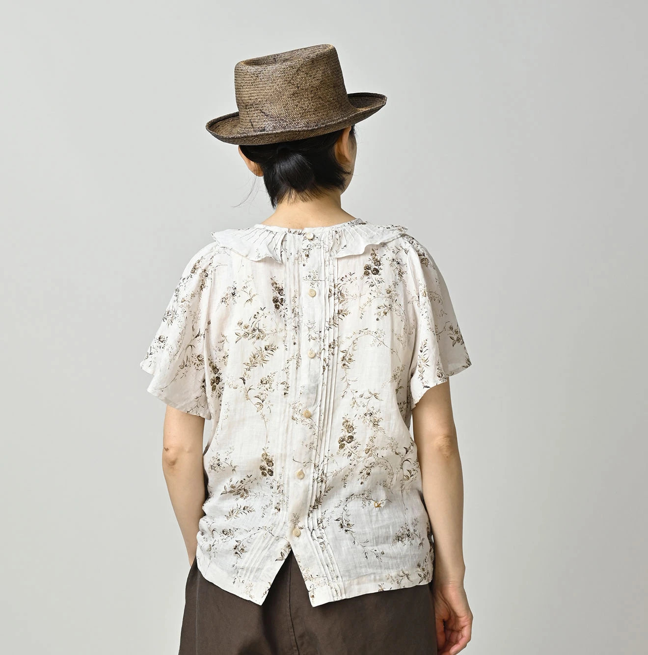 Linen Breezy Campanula Print Tuck Collar Blouse