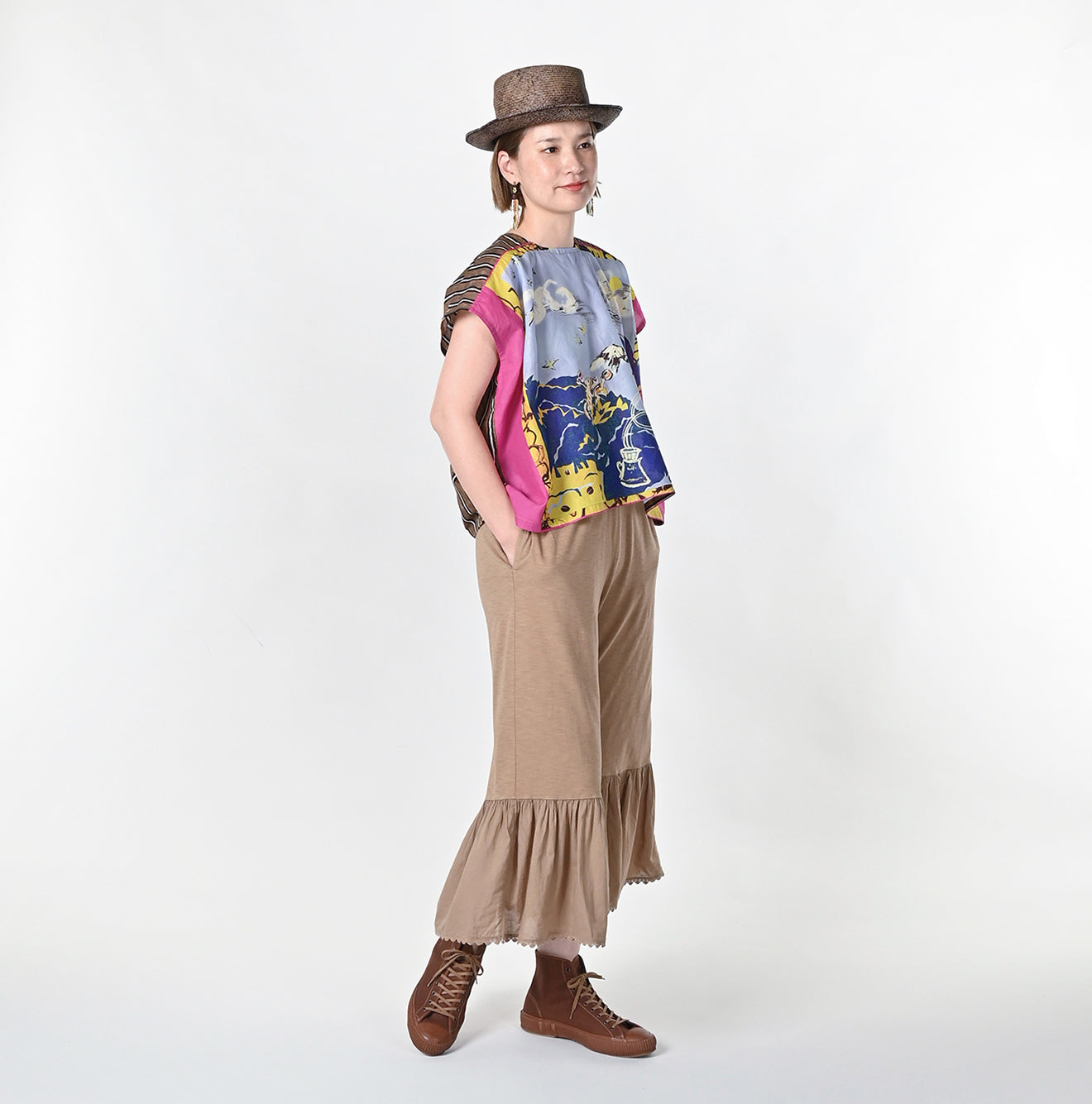Picture Book Bandana M Camisole Female Model