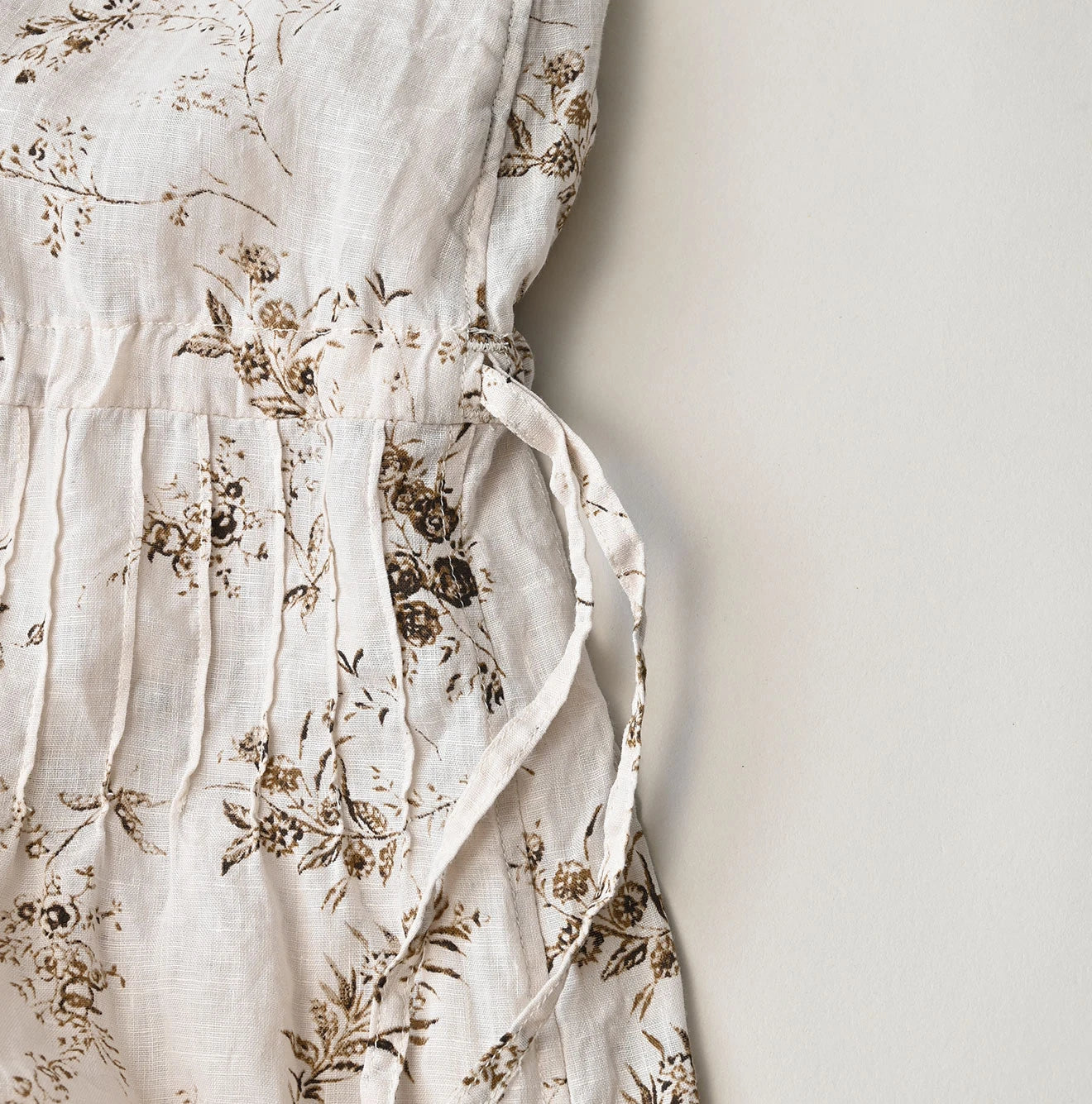 Linen Breezy Campanula Print Pintuck Dress