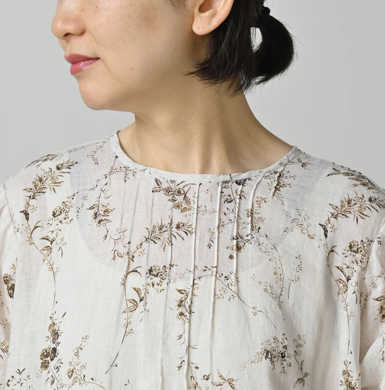 Linen Breezy Campanula Print Pintuck Dress