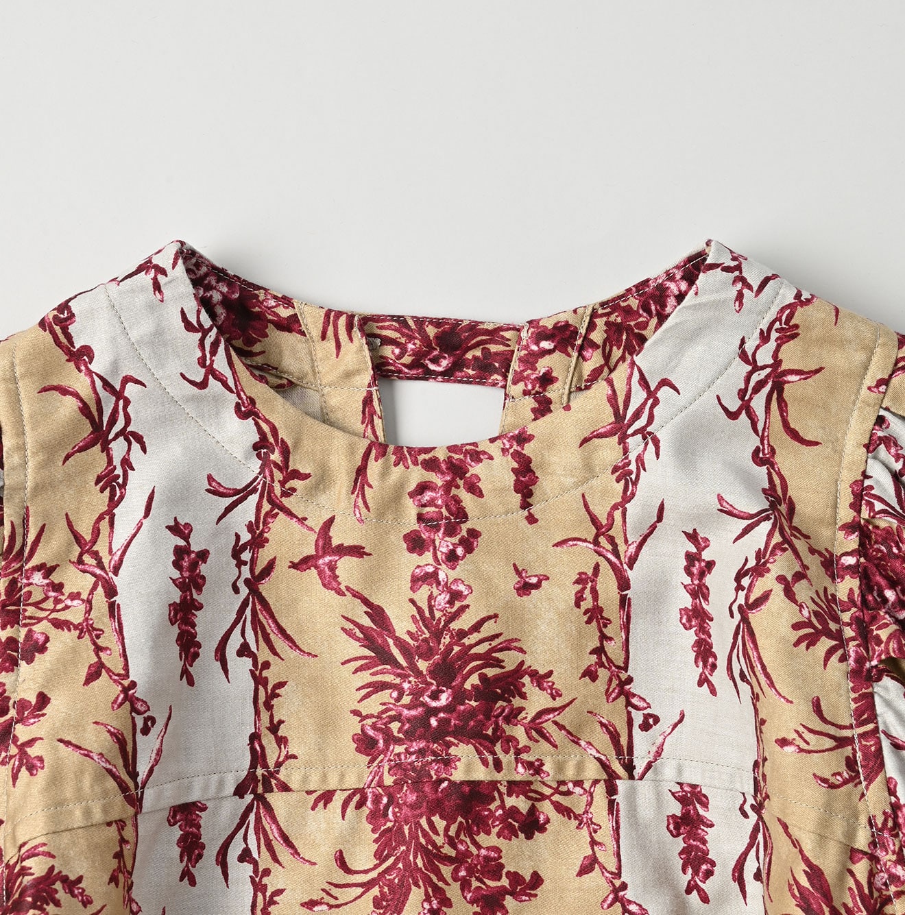 Chandelier Flower Print Puff Bridge Blouse Detail