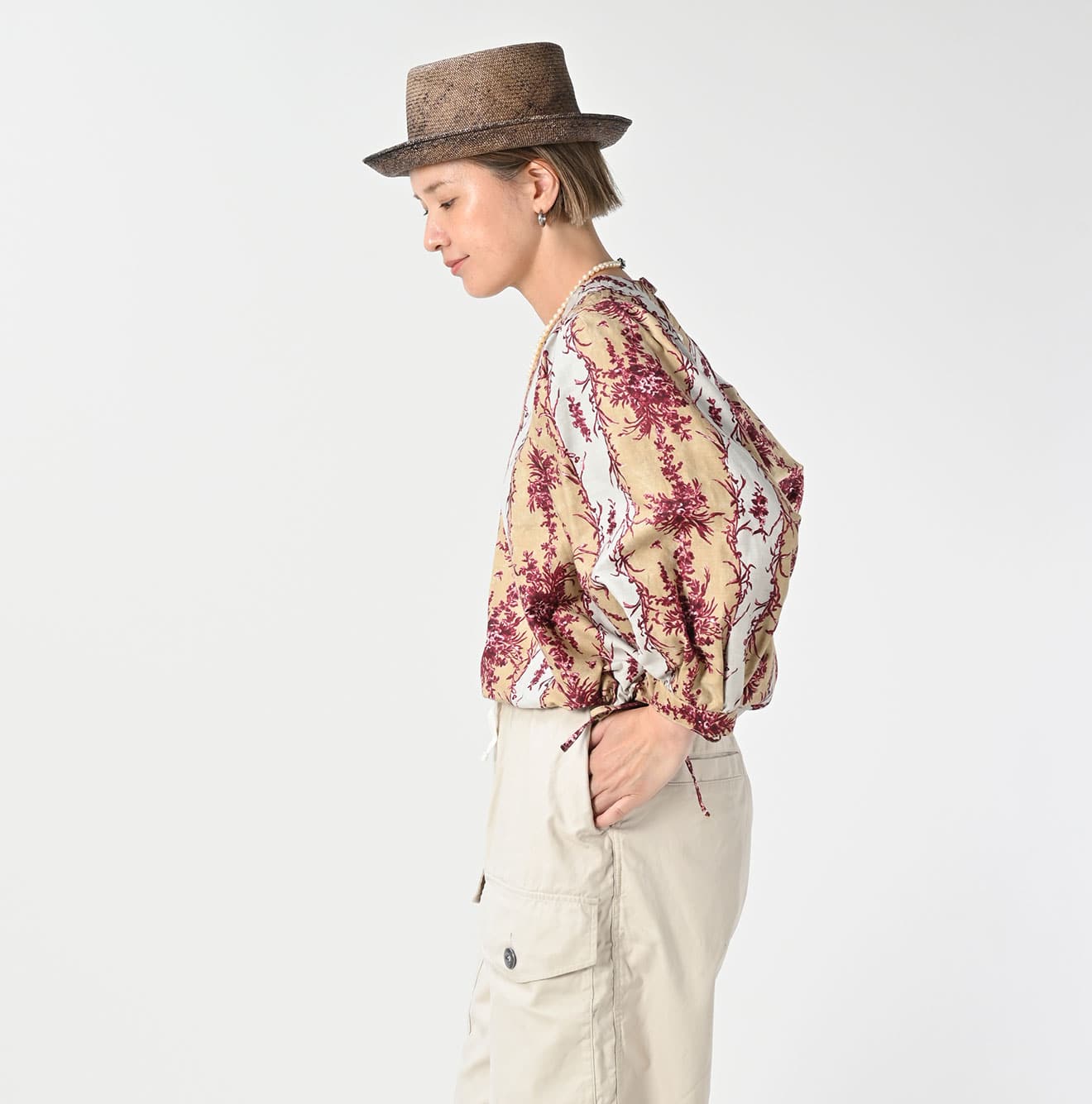 Chandelier Flower Print Puff Bridge Blouse Female Model