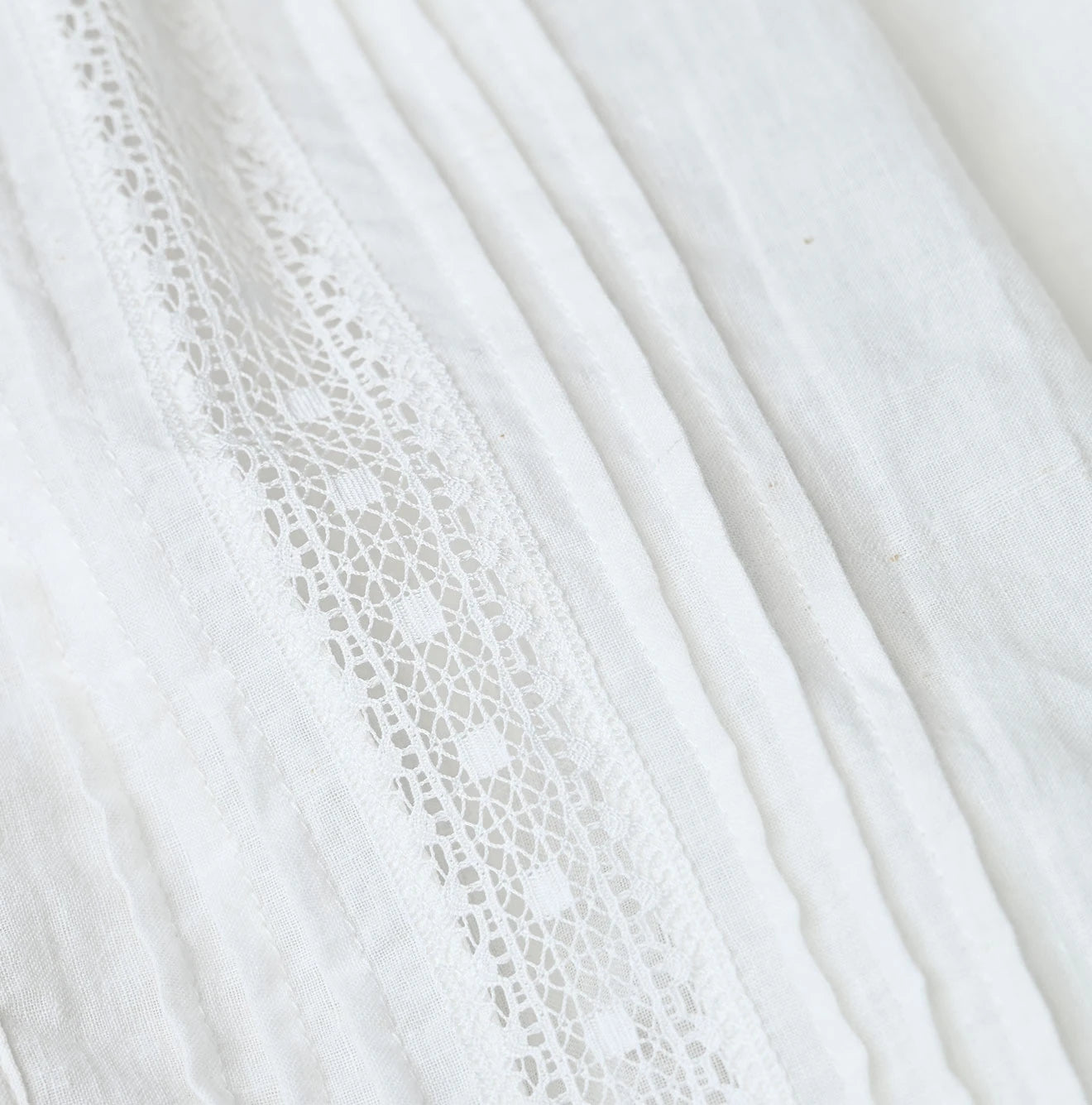 Indian Khadi Tuck x Lace Smock Blouse White