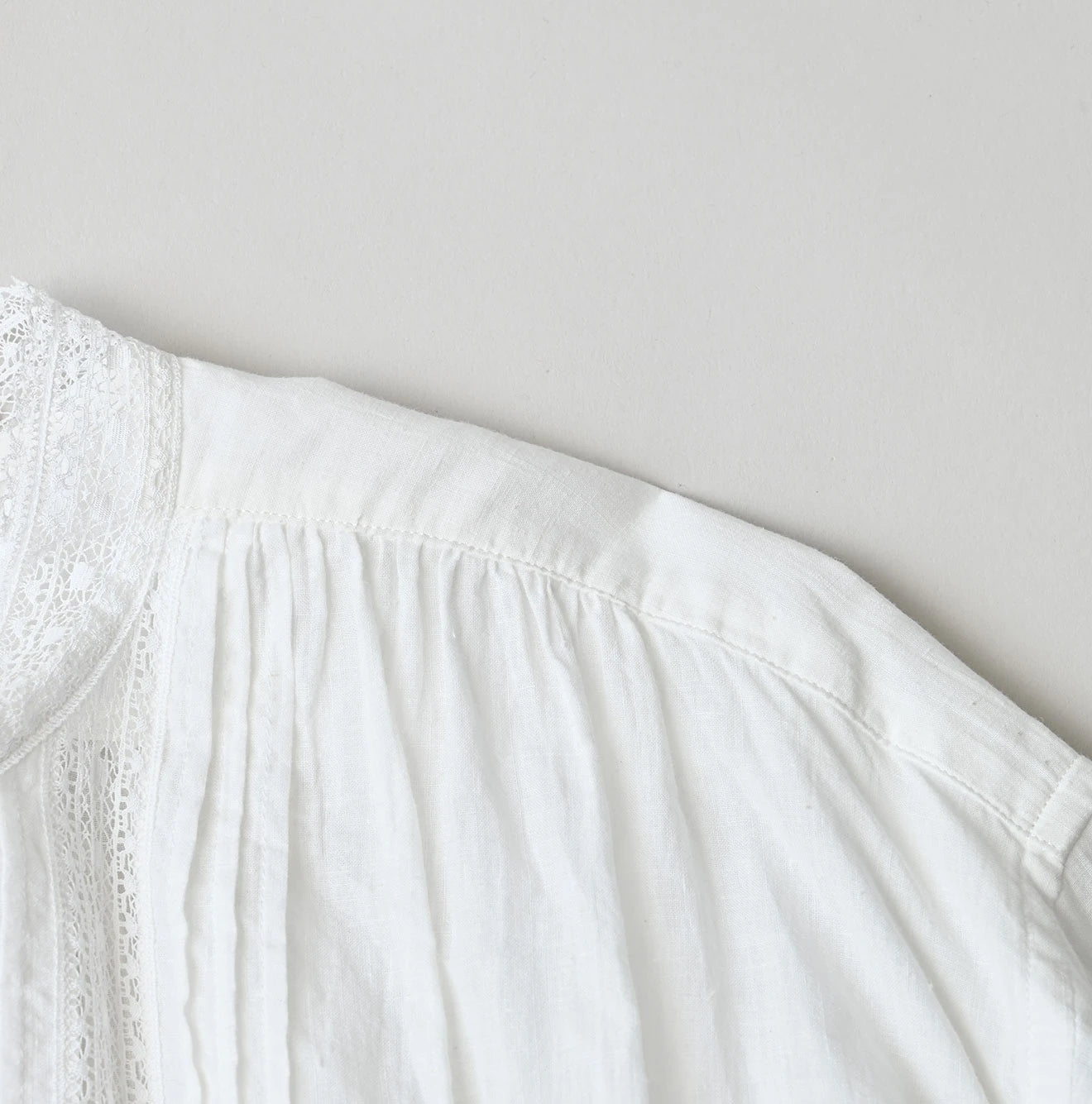 Indian Khadi Tuck x Lace Smock Blouse White