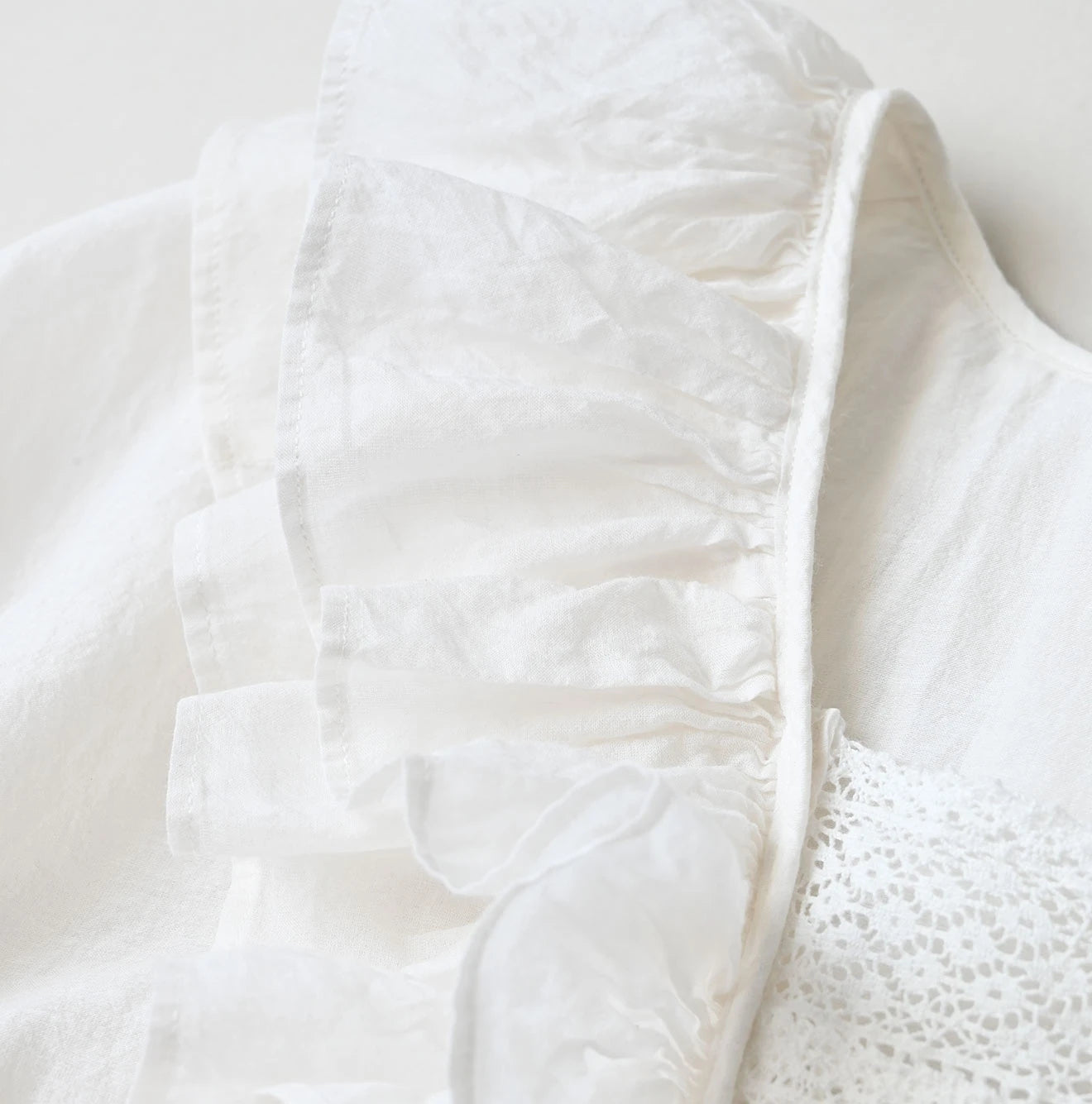 Feather Khadi Silk Frill de T-shirt