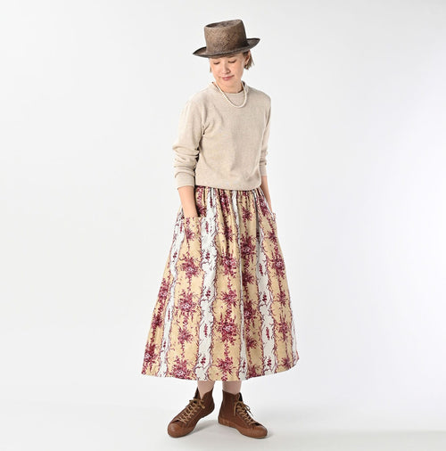 Chandelier Flower Print Puff Apron Skirt Female Model