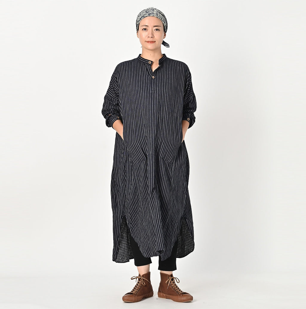 Indigo Fuwa Fuwa Double Woven Easy Dress Female Model